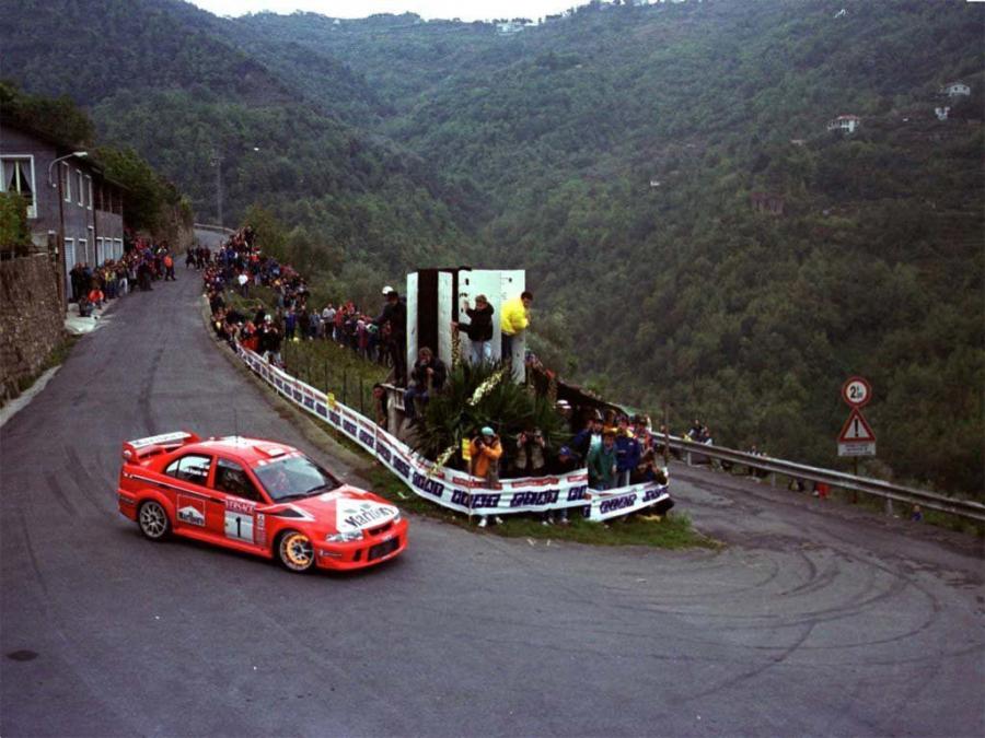  Mitsubishi Lancer Evolution VII WRC 2001 года  (фото 22 из 38)